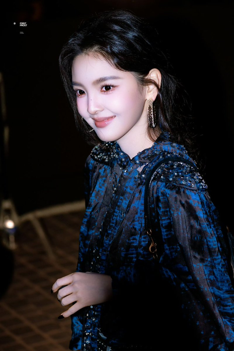 rruonans's tweet photo. Zhang Ruonan’s fansite shares new snaps for Isabel Marant at Paris Fashion Week
©-First_Frost-章若楠
#ZhangRuonan #ZhangRuonanxIsabelMarant #IsabelMarantSS27 https://t.co/hme74HrJis