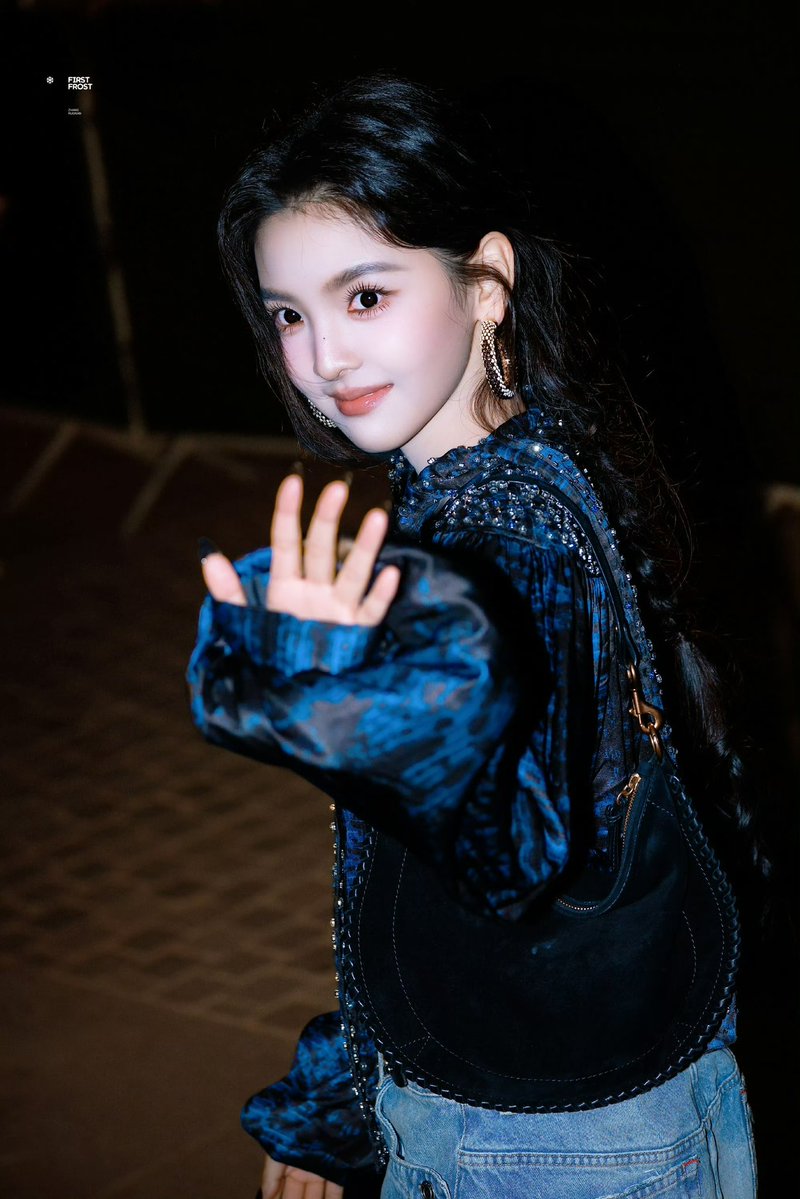 rruonans's tweet photo. Zhang Ruonan’s fansite shares new snaps for Isabel Marant at Paris Fashion Week
©-First_Frost-章若楠
#ZhangRuonan #ZhangRuonanxIsabelMarant #IsabelMarantSS27 https://t.co/hme74HrJis