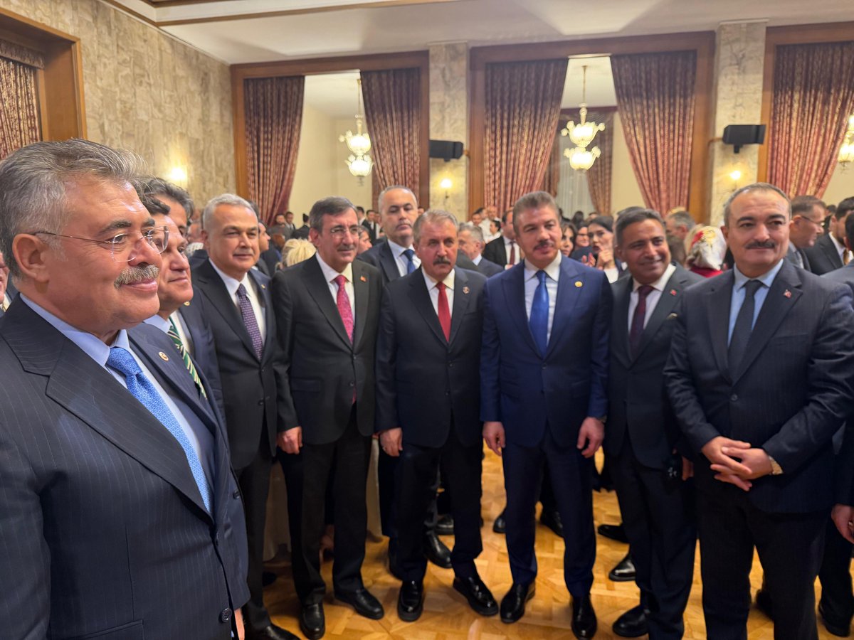 bbpgenelmerkez's tweet photo. Sayın Genel Başkanımız Mustafa Destici, TBMM’nin 28. Yasama Dönemi 5. yılı münasebetiyle TBMM Tören Salonunda düzenlenen resepsiyona katıldı. https://t.co/fxs0OSAQbv
