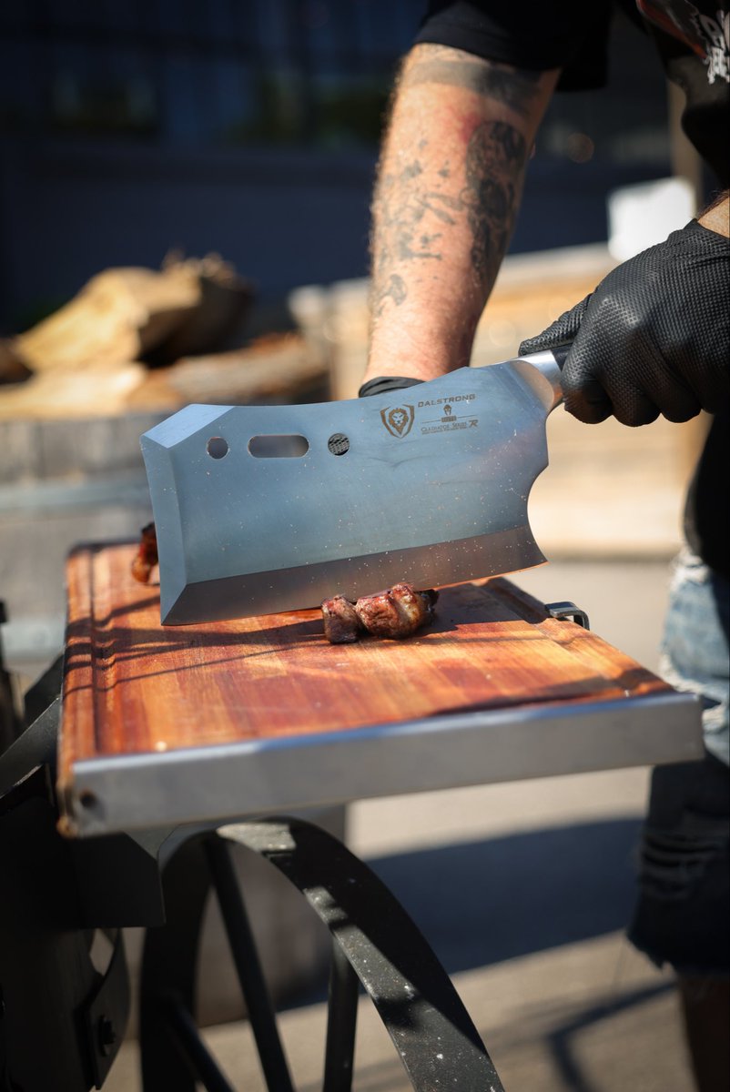 dalstrong's tweet photo. GLADIATOR SERIES 9” OBLITERATOR 🔪

Raw cutting power, built for serious work. Featuring a massive 6mm-thick blade and 3+ lbs of chopping power, the Obliterator is made to tackle tough cuts with strength and control.

Explore the Gladiator Series at https://t.co/F3fiVqyWsX

#Dalstrong #MeatCleaver #GladiatorSeries #Overduty