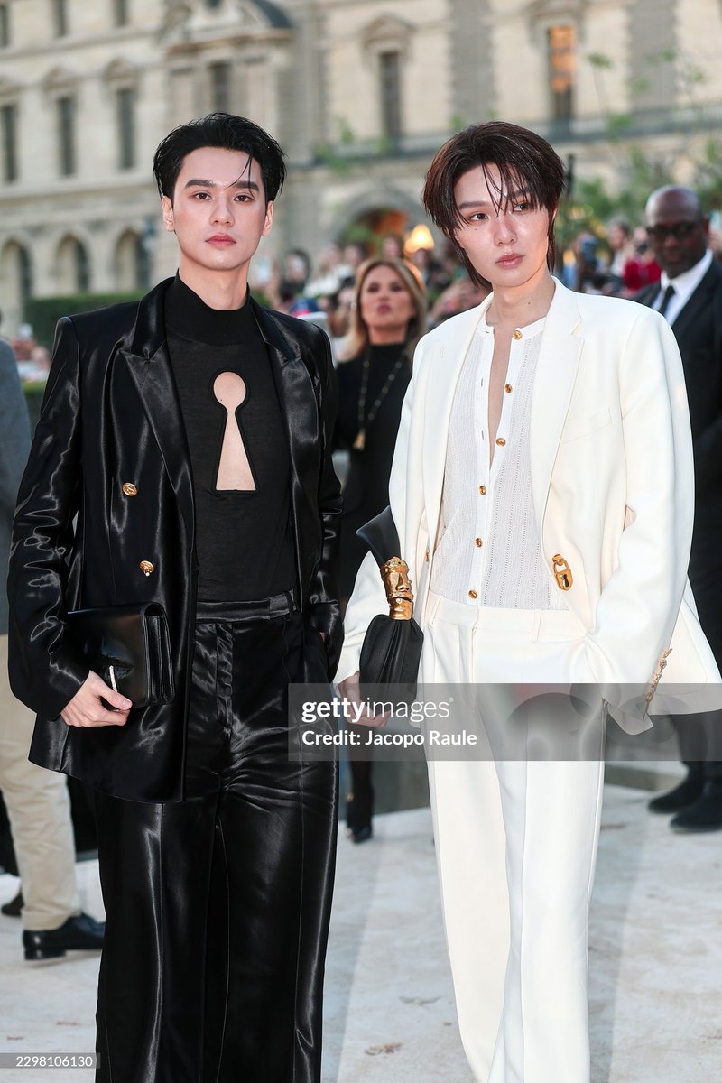 daisylyys's tweet photo. วิชวลเก่งน้ำปิงอ่ะ พะเยา แม่ฮ่องสอน ไทยแลนด์!!

KENG NAMPING IN PARIS FW27
#SchiaparellixKENGNAMPING
#Schiaparelli 
#KengHarit #nampingster https://t.co/MlfhzTHNuK