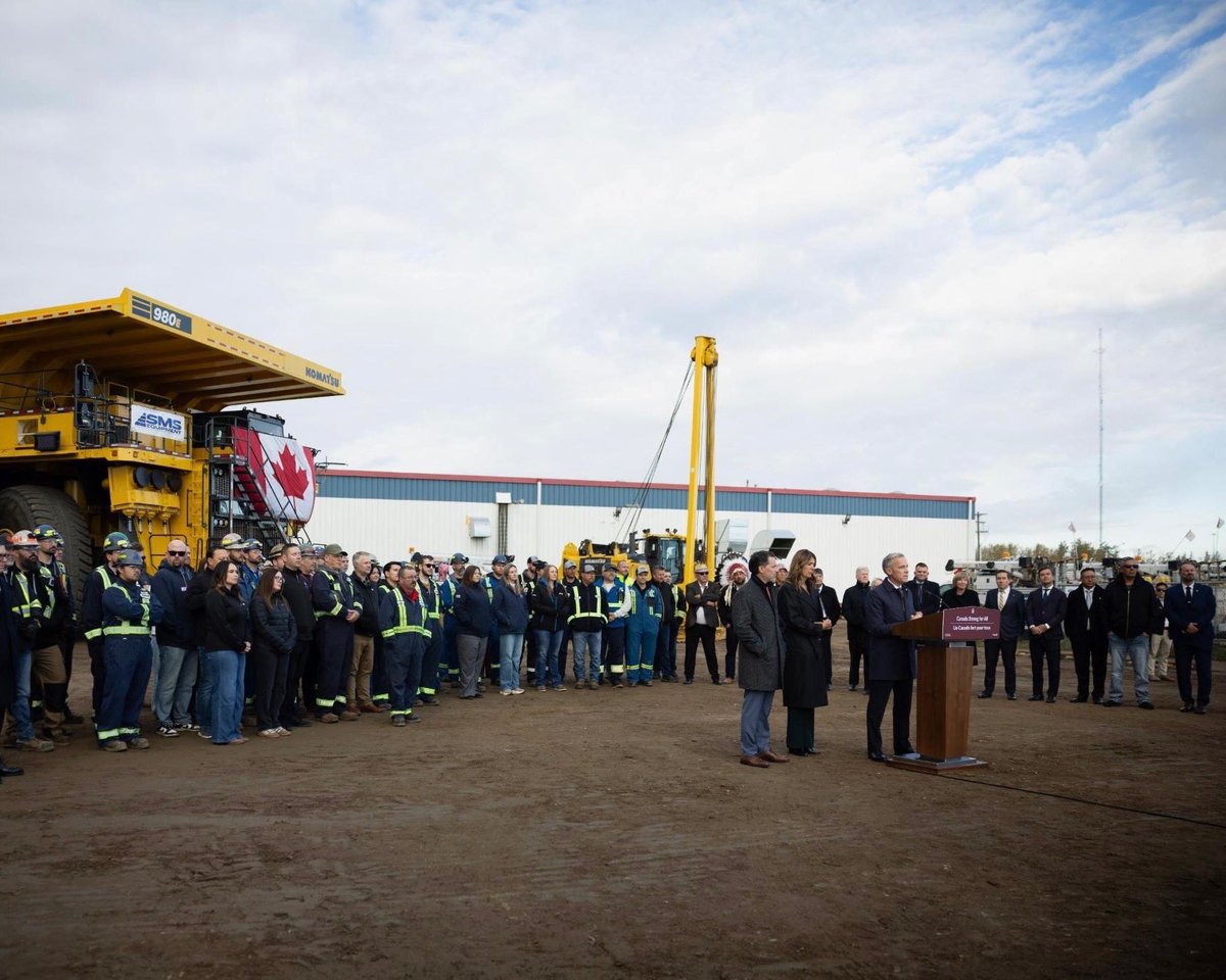 MarkJCarney's tweet photo. Canada has a once-in-a-generation opportunity to become a global energy superpower and become less reliant on a single trade partner. To seize it, we’re building a new pipeline to the West Coast.

This is a Canada that’s working. Building big. Building together. Building strong. https://t.co/9d21yYIcqz