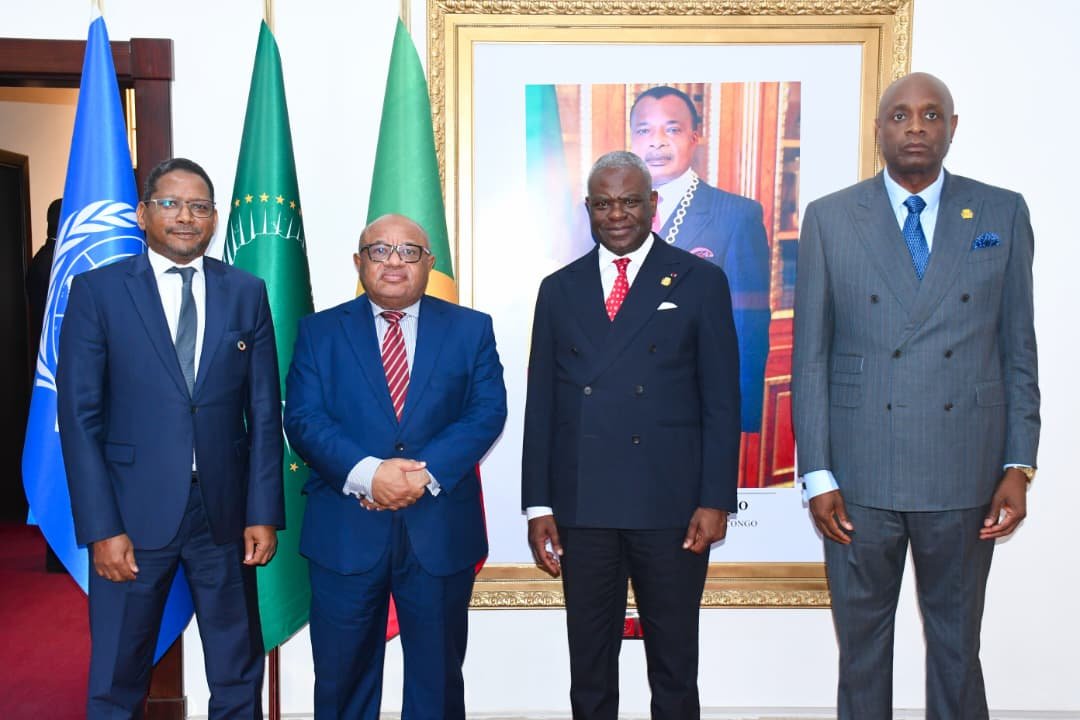 UN_UNOCA's tweet photo. À l’entame de sa visite de familiarisation à #Brazzaville, @souefmo_elamine, le chef de l’@UN_UNOCA, a été reçu par le Ministre des Affaires étrangères et le Premier ministre de la République du #Congo.
L’occasion de saluer la contribution active du Congo à la #paix et à la #sécurité dans la région et sur le continent. Le Représentant spécial a réaffirmé la disponibilité des Nations Unies - @ONU_fr- à poursuivre leur collaboration avec les autorités congolaises en faveur de la paix et de la sécurité régionales.
