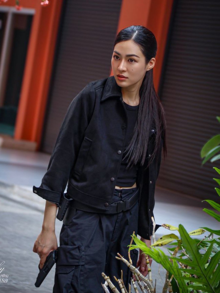 tortitaxlingorm's tweet photo. Amo cada personaje de Lingling pero Tawan es algo especial para mi, la cantidad de cosas que me hace sentirrrr🫦 https://t.co/awYs38QW8m