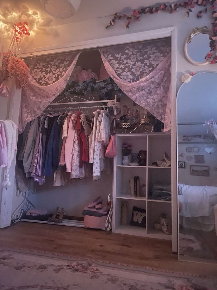 needledove's tweet photo. Modern dany room 🦄💞 https://t.co/KCGY8W3RNK