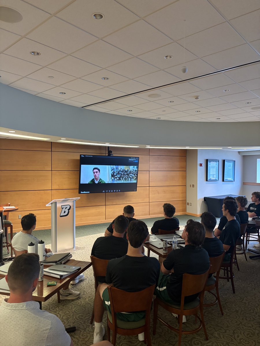 BinghamtonMLAX's tweet photo. Thank you to former Binghamton goalie Teddy Dolan for taking the time to talk to our players today about teammate Robert Martin.

We are grateful to have Teddy help carry on Rob's legacy. 💚

#RM43 https://t.co/9YbzvVrhmN