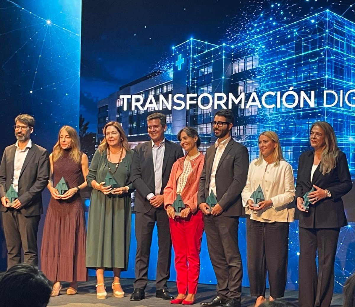 GSK_ES's tweet photo. Orgullosos de recibir el premio #EnnovaHealth en Transformación Digital con @sehh_es y @Spotlab__ 🎉
#MedulAI aplica IA al diagnóstico hematológico en 14 hospitales, reduciendo un 80% el tiempo de análisis morfológico.
Gracias @diariomedico y enhorabuena a todos los premiados! https://t.co/37UM1xfjEk