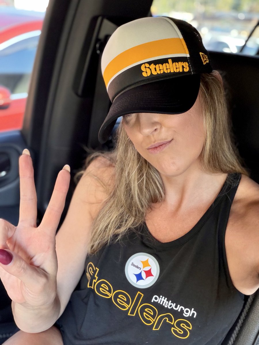 volleybabeuk's tweet photo. Primed. 🥪☕️🥃 #feral40s #glowupovergrowup #HereWeGo #TNF https://t.co/wKYbnWpORW