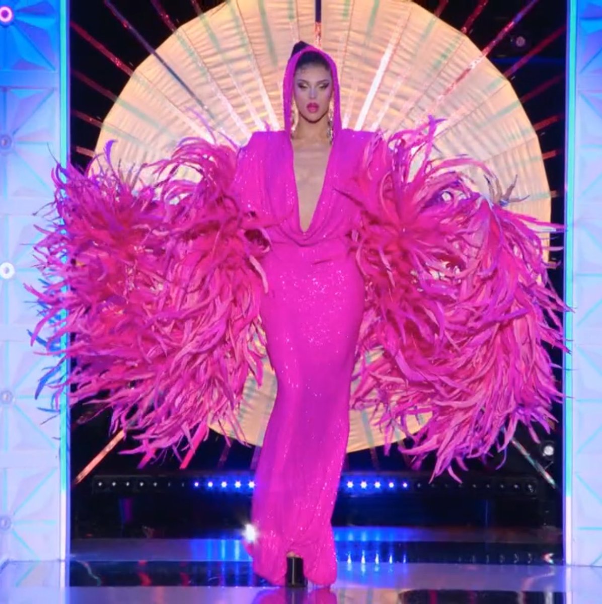 BlazesAccount's tweet photo. Flesh once again absolutely killed this runway #DragRaceUK https://t.co/LA1MZEq2FD