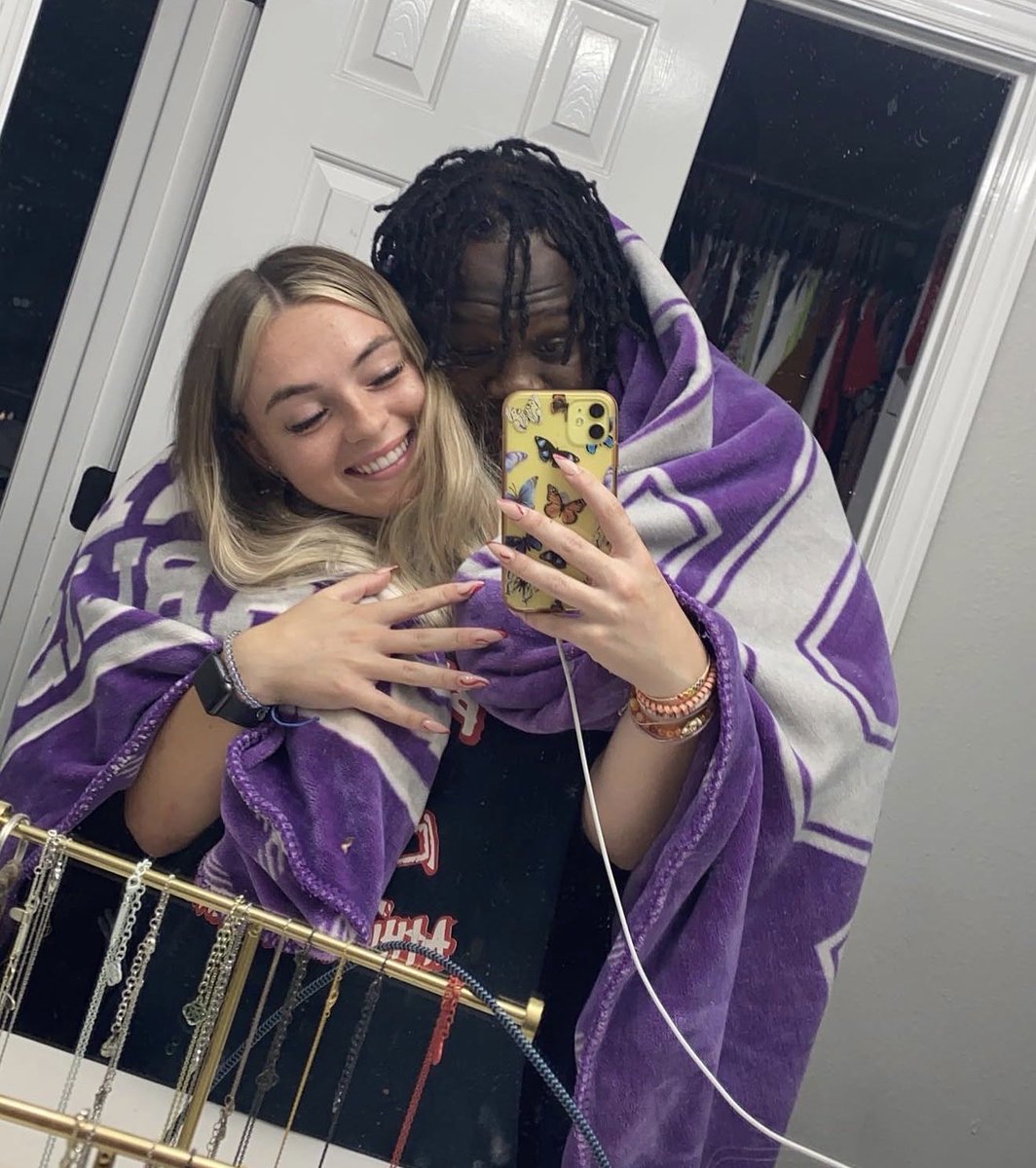 Anonyb172's tweet photo. the snap you get from your bully after your sister told you she could make him stop messing with you ..🥵🫪
#wankchat #gooner #goon #bnwo #bbc #blacked #snowbunny #horny #cuck #hentai https://t.co/a8dD0Z1pci