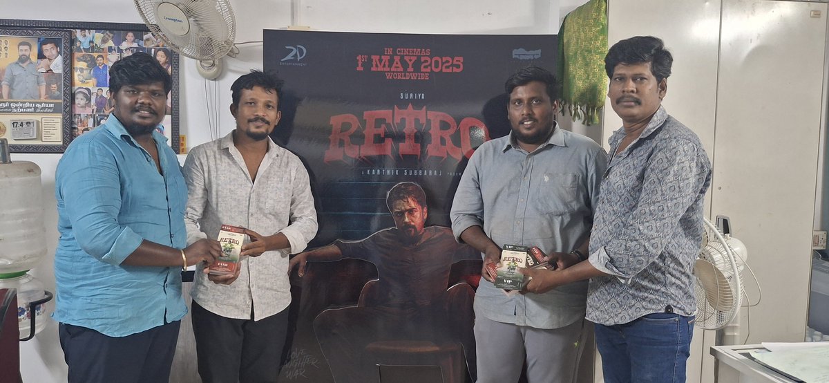 sfc6999's tweet photo. இன்று பிறந்தநாள் காணும் சூர்யா  நற்பணி இயக்க மாநில செயல் தலைவர் அண்ணன் RA. ராஜ் அவர்களுக்கு இனிய பிறந்தநாள் வாழ்த்துக்கள் 💐 @Aari_Offl 

#HBDAariAnna @Suriya_AISFC 

#Suriya #Scene https://t.co/p2QttsnwhF