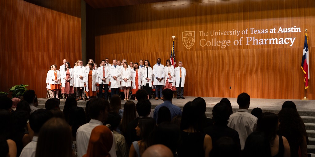 UTexasPharmacy's tweet photo. 🧡 October is American Pharmacists Month!

We're celebrating the pharmacists, student pharmacists, educators, preceptors and mentors who strengthen our communities and move the profession forward every day. 💊🤘

Happy #AmericanPharmacistsMonth! https://t.co/3wuN0Ex6rT