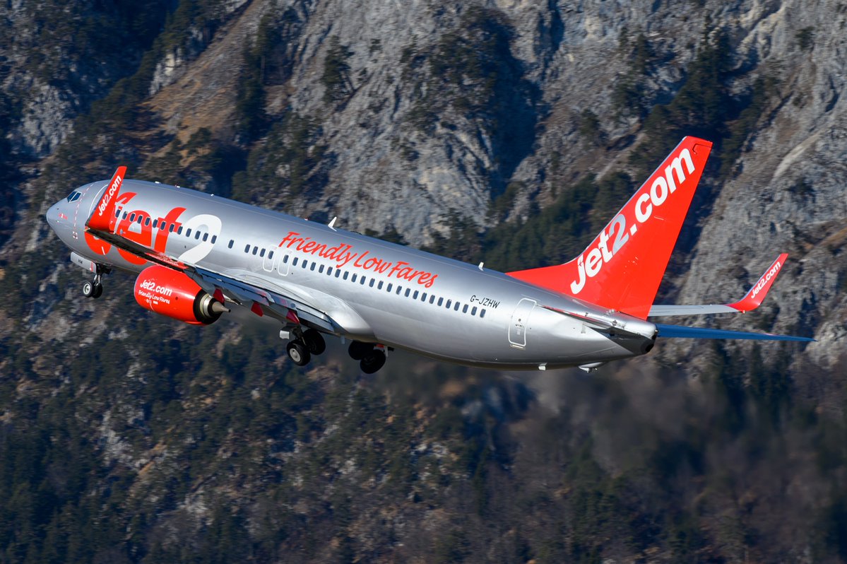 The_AvHub's tweet photo. Jet2 gives every passenger a free 10kg cabin bag. Our guide explains the Jet2 hand luggage, hold bag and excess baggage rules for 2026.
Read more at The Aviation Hub!: https://t.co/00dWG8Yebz
#Jet2 #Baggage #HoldLuggage #Excess #Cabin #PaxEx #AvGeek #Aviation https://t.co/SrHnesKQWP