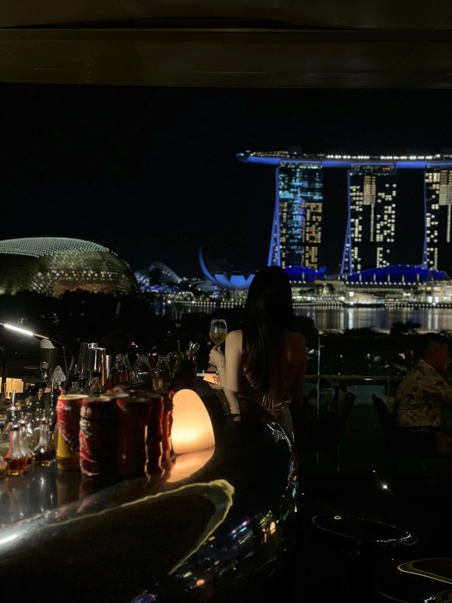 Fairy_Nim20's tweet photo. Every night is worth enjoying life. https://t.co/VvLb2JFQ4O