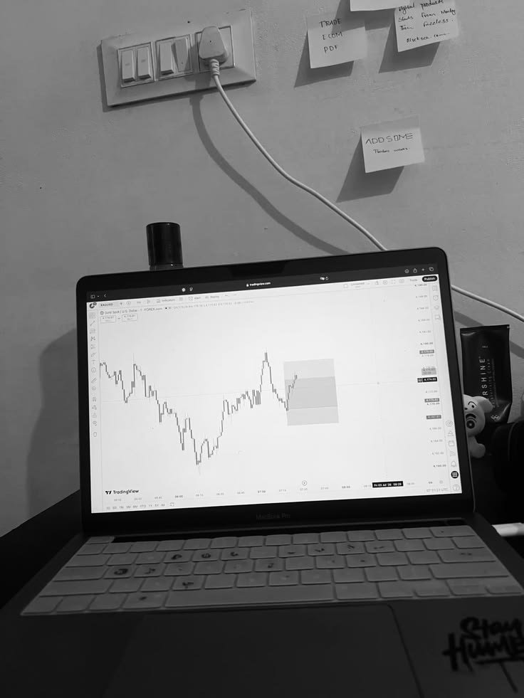 Manuton0x's tweet photo. Ton salaire peut t'empêcher d'être pauvre.
Mais seul un investissement peut te rendre riche.

Et parmi tous les investissements, la crypto est le seul où 100$ peut encore devenir 10 000$.

C'est la dernière asymétrie du marché. https://t.co/H5H6JHs2AF