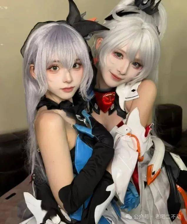 HopeDeeminpt's tweet photo. Qué día épico en la comic con! Conocí geniales artistas, me probé disfraces de mis animes favoritos y me llevé montones de merchandising. Volveré el ao que viene sin falta! https://t.co/cVYUfEd68M