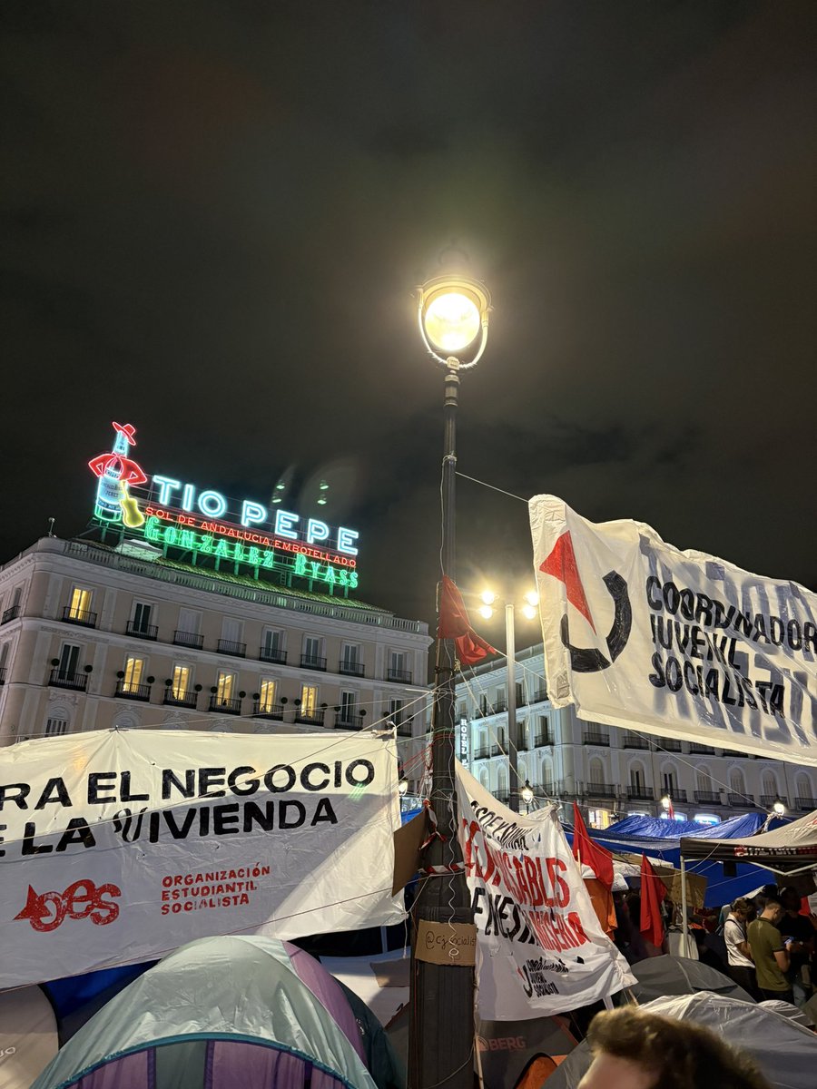 iker_00_'s tweet photo. ✊🏻🚩 https://t.co/DD7oo8TxKY