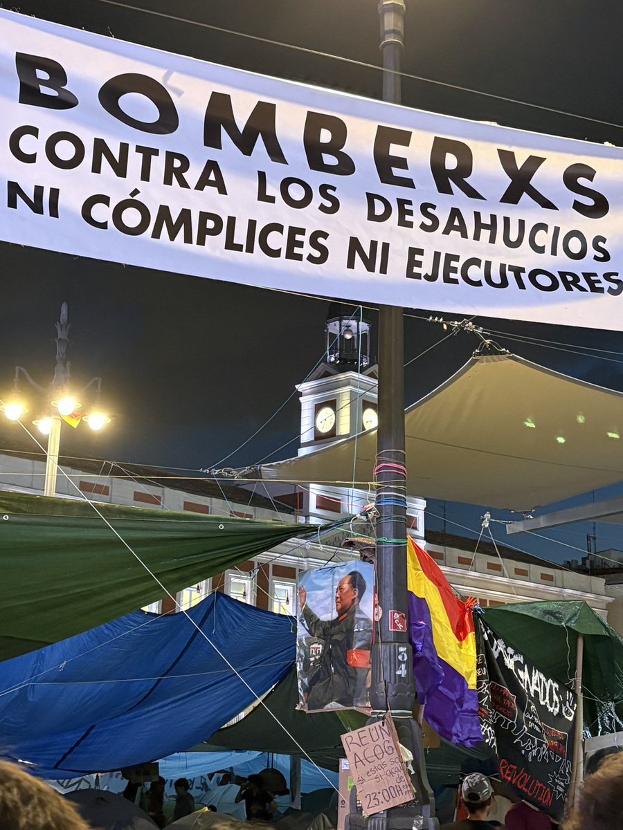 iker_00_'s tweet photo. ✊🏻🚩 https://t.co/DD7oo8TxKY