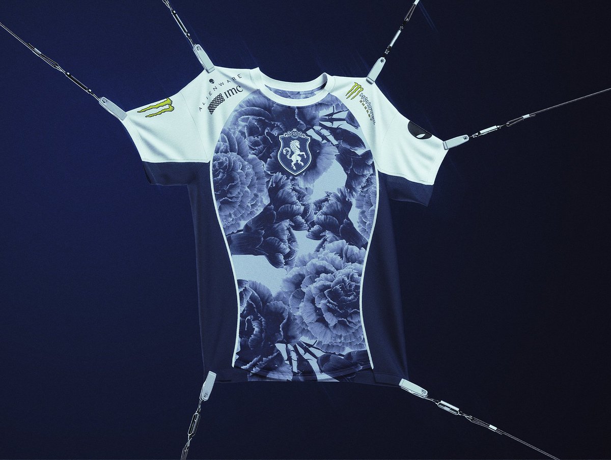 akumira34's tweet photo. It costs 0.00$ to support a 25 years old jersey designer https://t.co/sB3i8Q1wkD