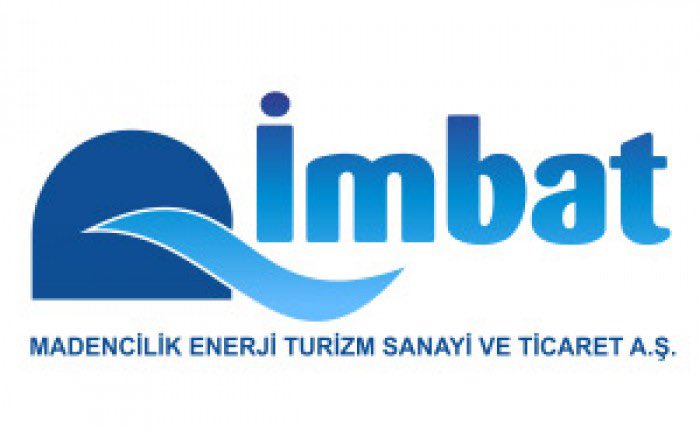 pensendeyiz's tweet photo. İmbat Madencilik’te yaşanan göçük kader değil, iş cinayetidir!👇

https://t.co/zPkw8LCImd

İmbat’ın sicili “kaza” denilerek temizlenemez

İmbat Madencilik’te yaşanan işçi ölümleri bugünkü göçükle başlamadı. Yalnızca basına ve sendika kayıtlarına yansıyan, doğrulanabilen bazı vakalar dahi karşımızdaki tablonun münferit olmadığını gösteriyor:

•2017’de İsmail Kahraman, çalıştığı sırada bir iş makinesinin devrilmesi sonucu yaşamını yitirdi.
•2019’da Emin Karaçam, tahkimat arasından gelen kömürün altında kalarak hayatını kaybetti. 
       •      Aynı yıl Selahattin Göktepe, bant temizliği sırasında tambura sıkışmasının ardından kaldırıldığı hastanede yaşamını yitirdi.
•2020’de meydana gelen göçükte Ersin Özdoğan, Salih Ayber ve Erdinç Karaveli hayatını kaybetti.
•2022’de Durmuş Şahan, İmbat Madencilik sahasında bir iş makinesinin altında kalarak yaşamını yitirdi.
•Bugün yaşanan göçükte iki işçi daha hayatını kaybetti; üç işçi hâlâ göçük altında kurtarılmayı bekliyor.

#maden #madenci #soma #işçi