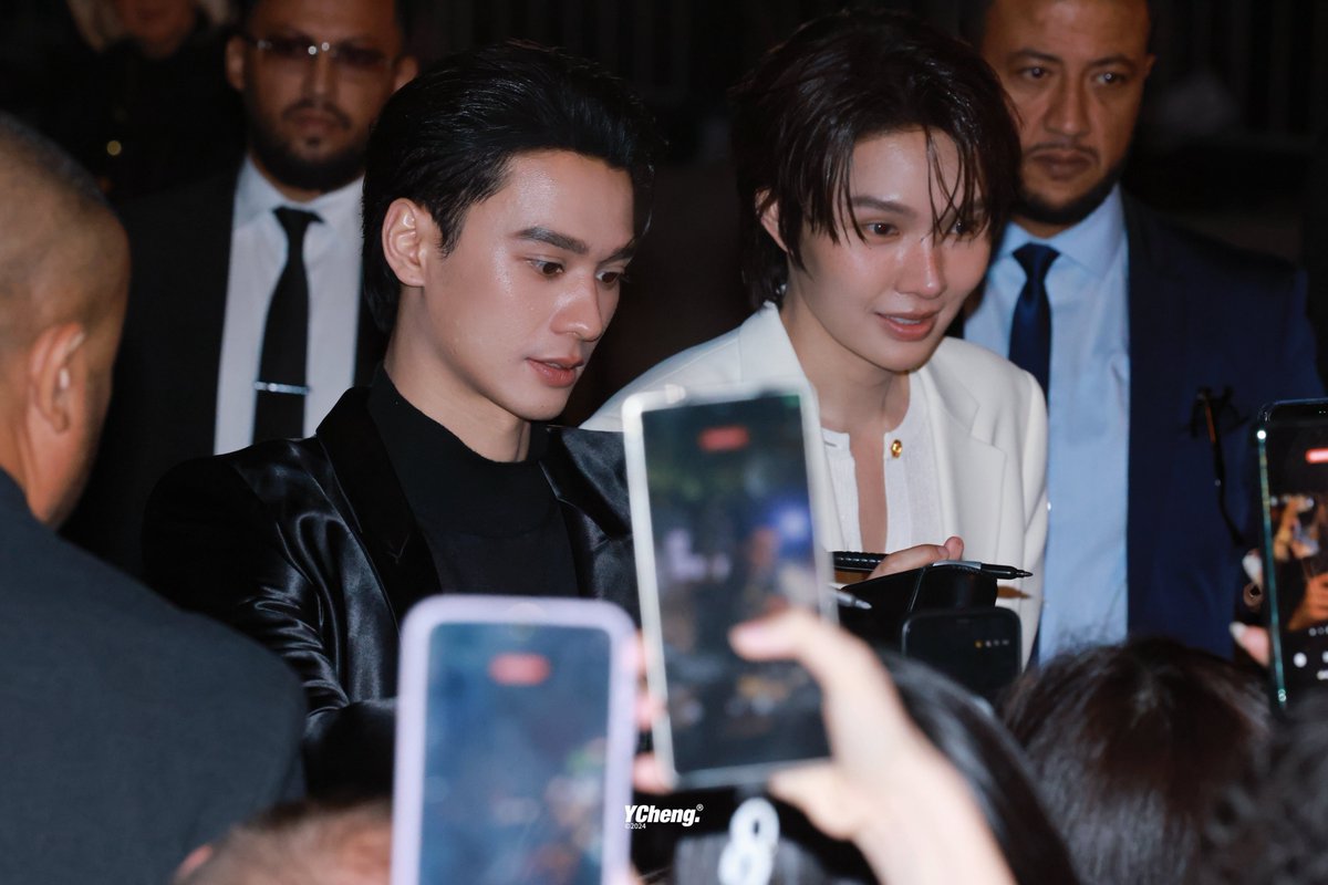 ycheng1205's tweet photo. Fansign Time
KENG NAMPING IN PARIS FW27

#SchiaparellixKENGNAMPING
#Schiaparelli
#KengHarit #nampingster https://t.co/0N9BMskWps