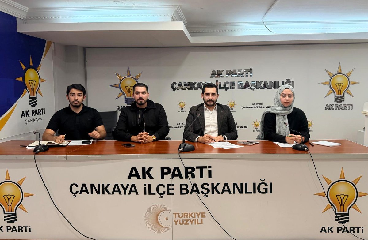 akcankayagenc's tweet photo. Haftalık Olağan Yönetim Kurulu Toplantımız İlçe Gençlik Kolları Başkanımız Muhammed DUMAN başkanlığında gerçekleştirilmiştir. 

Toplantımız hayırlara vesile olsun. https://t.co/aL8mgIyC72
