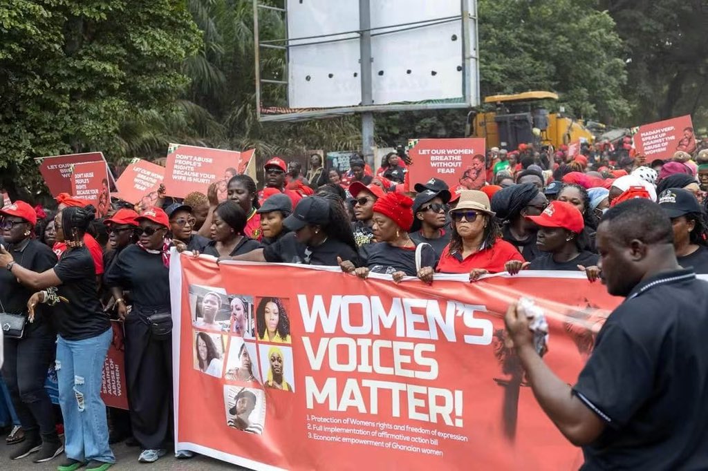 ambiedollaz's tweet photo. At the #WomenVoicesMatter demonstration, Akosua Manu has stated that there’s not enough evidence to back the allegations linking Salomey Awiti Bafoh to anonymous TikToker Ghana Jollof.

She also raised concerns over the political scenery from issues like these https://t.co/N24LHWajyY