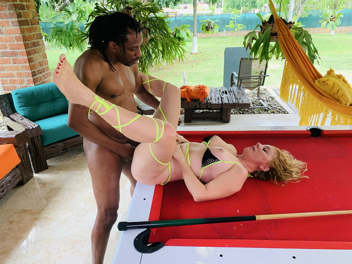 GeeDomino's tweet photo. @Blondelatinmom1 🇨🇴❤️
@MenageBossBR 🇧🇷🍆 https://t.co/dFgHYx0dLV