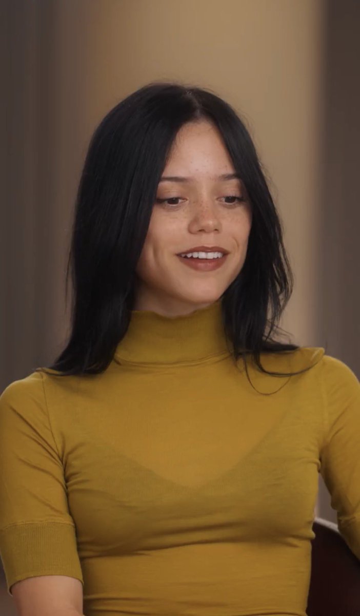 cairobow's tweet photo. i can’t wait to see more of jenna in yellow during this press tour 💛 https://t.co/SGdRMQgttF