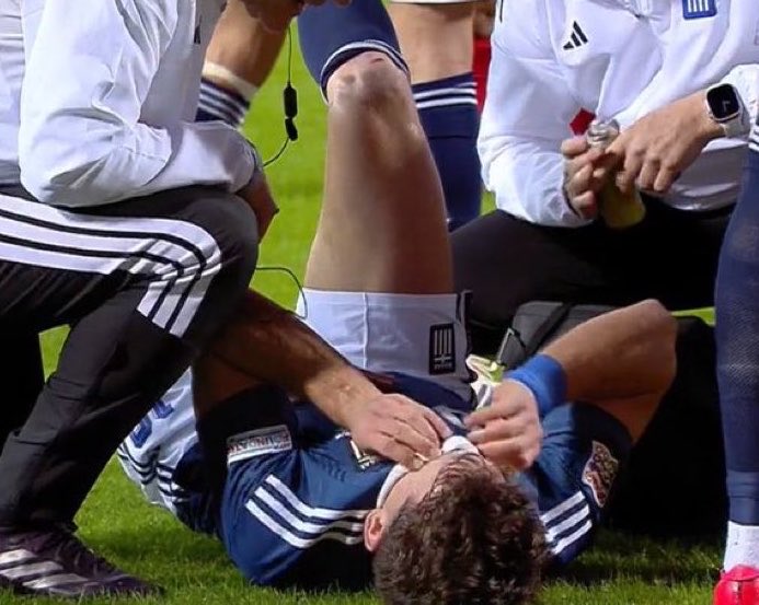 bIuezoya's tweet photo. do we really need international breaks https://t.co/xff4pRJNnt