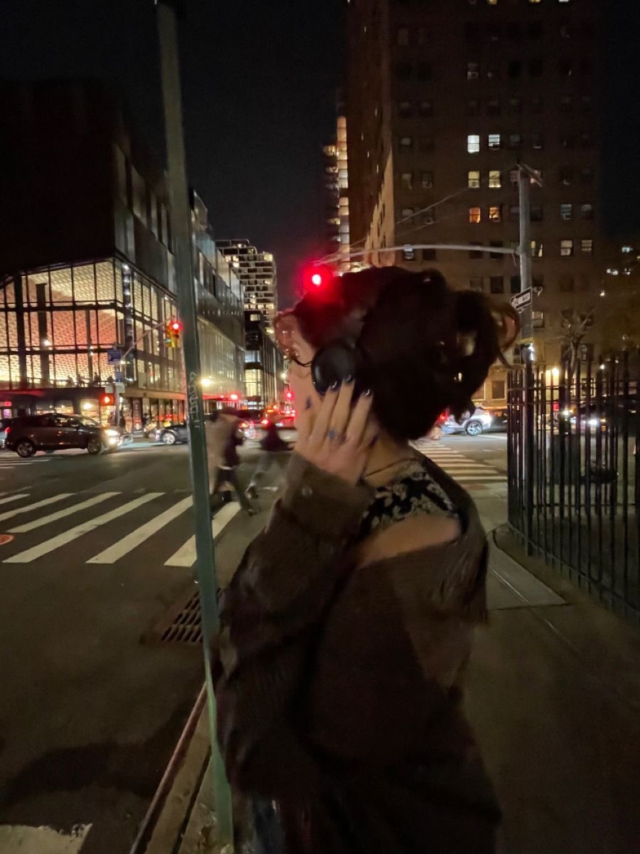 MariaRotarjr's tweet photo. 🎶 Muzica preferată, luminile orașului și o plimbare de seară.

Unele momente nu au nevoie de nimic în plus. 🤍

#Music #Chisinau #Evening https://t.co/VukRVSgx8t