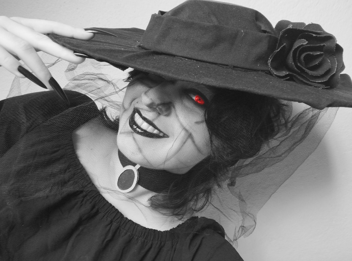 AZmodeuZ0's tweet photo. Cosplay da adaguinha! 
Completamente improvisado, mas não queria perder a oportunidade de fazer cosplay da diva

(algum dia eu faço mais completinho .....juro)

#XdaQuestãoRPG https://t.co/x13ULbgYu8