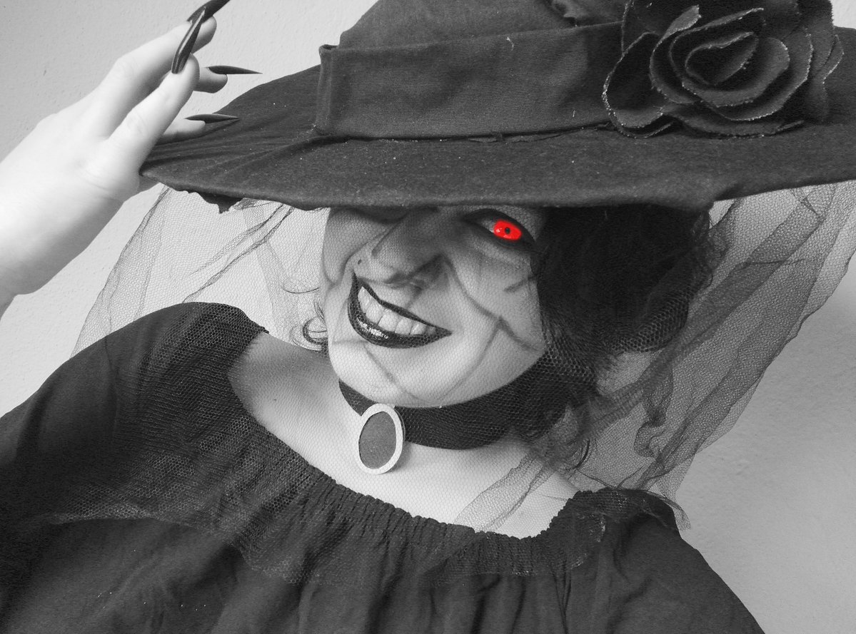 AZmodeuZ0's tweet photo. Cosplay da adaguinha! 
Completamente improvisado, mas não queria perder a oportunidade de fazer cosplay da diva

(algum dia eu faço mais completinho .....juro)

#XdaQuestãoRPG https://t.co/x13ULbgYu8