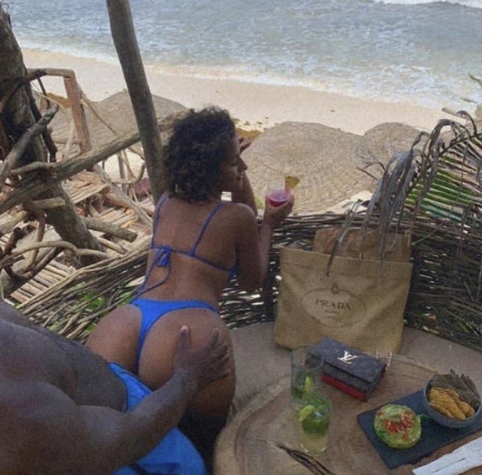hw_flamzy's tweet photo. a beacation where we eat, fck, and relax all day >>> https://t.co/9UPr0DwH86