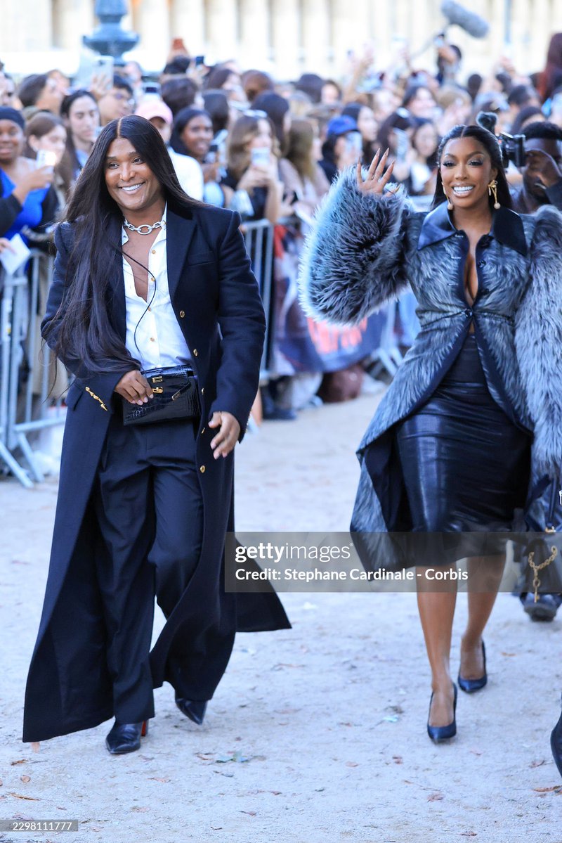LegendaryLade's tweet photo. Porsha Williams and Law Roach arrive at the Schiaparelli SS27 show!🔥 #PFW https://t.co/xAvthctAzW