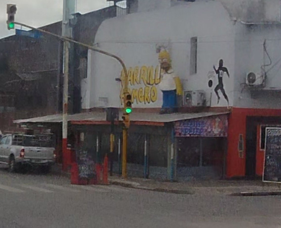 77jjuana's tweet photo. idea de primera cita: ir a parrilla homero https://t.co/qPQLnn10kN