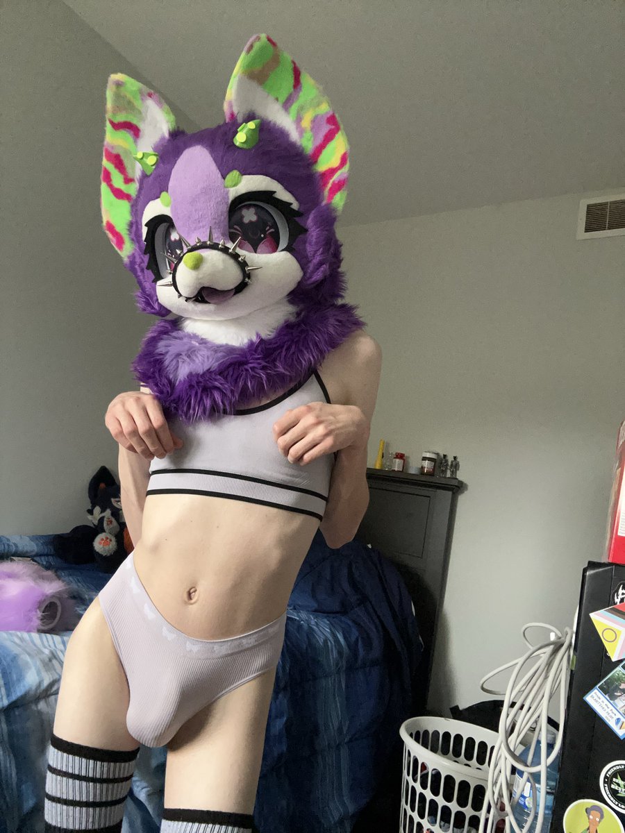 SkullDogFemBoi's tweet photo. Good morning cuties 🥰☠️💜

#cutie #aliencat #femboy #sexy #baddie https://t.co/uTV133mIby