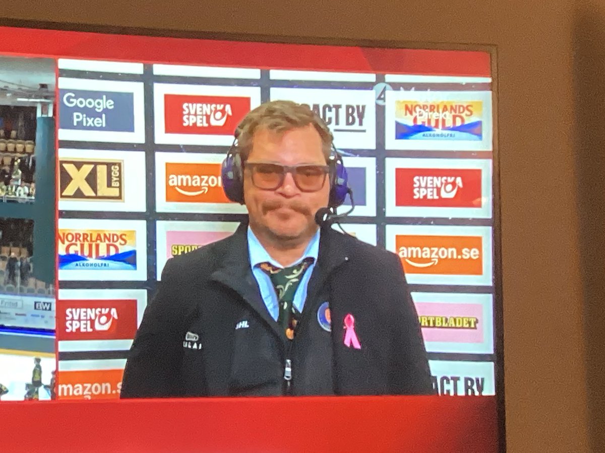 realcomara's tweet photo. Alltså, hur var det nu igen? Hade Björn Hellkvist anlänt till löventräningen o stoltserat över att han signat för Växjö? 🤔 https://t.co/7rjLzzWikG
