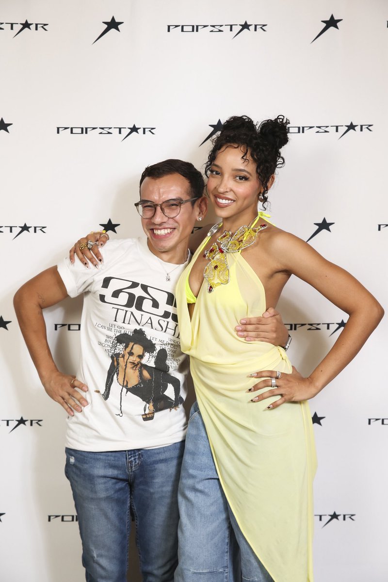 Dancruz__16's tweet photo. Finally able to meet @Tinashe!
From seeing her front and center at every stage, at every SoCal concert to now able to hug you physically and take a picture together — unforgettable.
Huge CONGRATULATIONS on your #POPSTAR album and THE RECOGNITION YOU DESERVE.
#Nashe 🤪🤍
“Hi, nice to see you again” - Tinashe 😭
Definitely was “fanboying” over her.
See you at the Grammy’s ;).