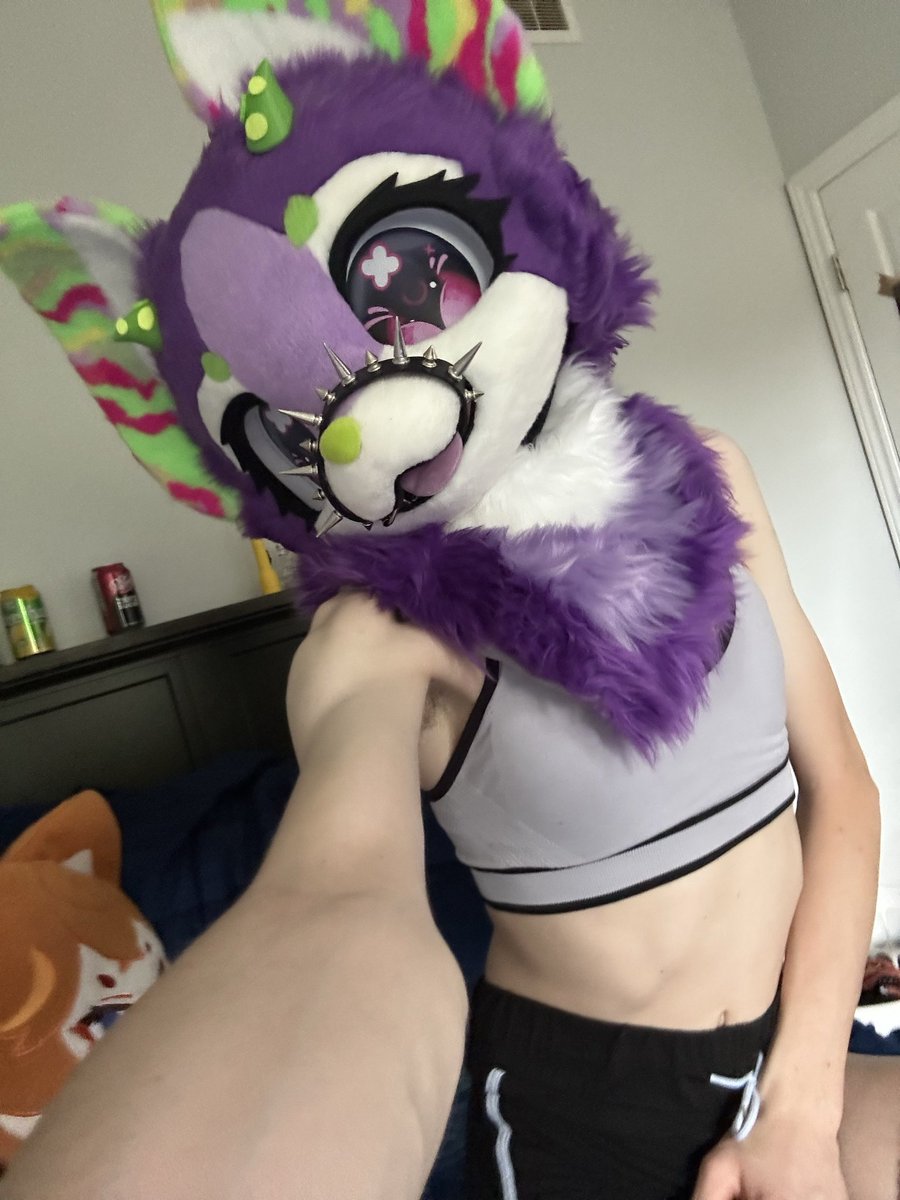 SkullDogFemBoi's tweet photo. Feeling cute today love you all 

#cutie #furries #fenboys #baddie #aliencat https://t.co/Cnh8yt8wJ8