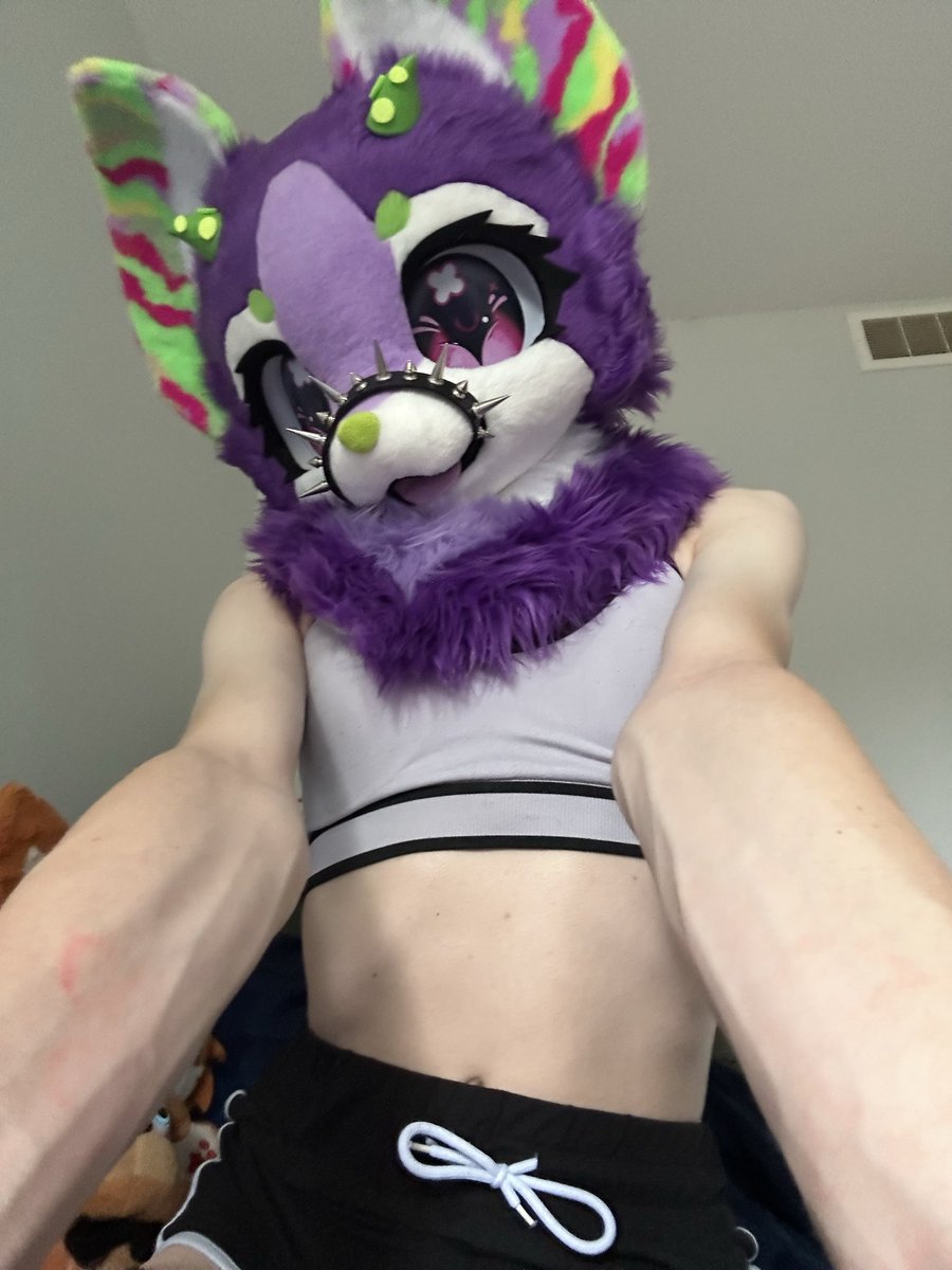 SkullDogFemBoi's tweet photo. Feeling cute today love you all 

#cutie #furries #fenboys #baddie #aliencat https://t.co/Cnh8yt8wJ8