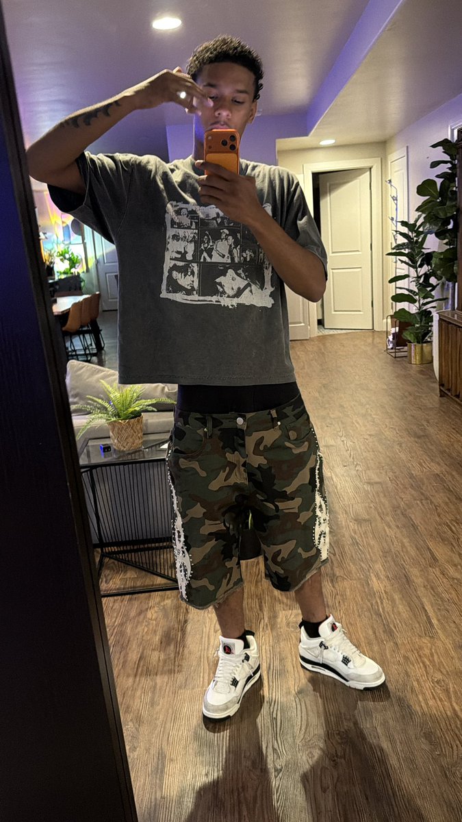 6rackzfym's tweet photo. Ite chat signing off ✌🏿Utah #viral #trendy #trending #mke #model https://t.co/LUHzV5B14e