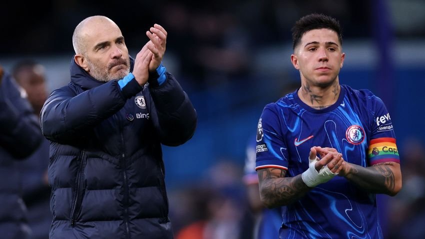 FullTimeX_'s tweet photo. 🚨𝗕𝗥𝗘𝗔𝗞𝗜𝗡𝗚: Enzo Maresca's agent has started looking for club's that Maresca could join should incase Manchester city gets relegated for the 115 charges.

The manager believes He is not a championship manager and wouldn't follow Manchester city to the championship if they gets relegated.