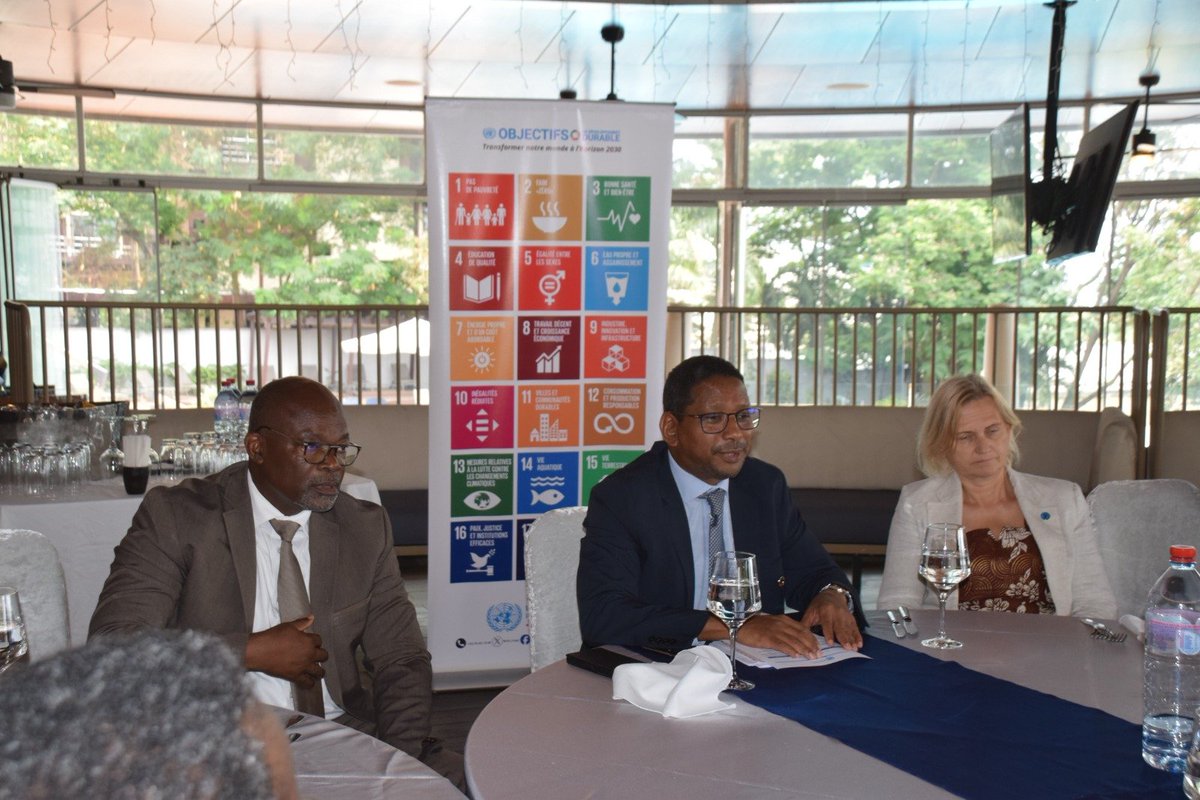 UN_UNOCA's tweet photo. @onucongo In Brazzaville, @souefmo_elamine met with the Resident Coordinator and the UN Country Team. Discussions centered on ways to strengthen collaboration between l’ @UN_UNOCA and the UN Country Team, @onucongo, particularly on #youth, social cohesion and #climate. https://t.co/I5Jnm2TvUz