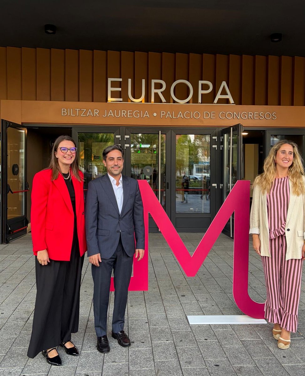 Jonnogales's tweet photo. 🎖️Apoyando y reconociendo el talento femenino en los Premios @_Ampea_ 2026.

Zorionak a Olaia Gómez Muga, Zuriñe Ortiz de Latierro,  Edurne Rujas Díez e Izaskun Orive Aizpuru por estos merecidos reconocimientos al talento femenino alavés. https://t.co/d7oNxE13gm