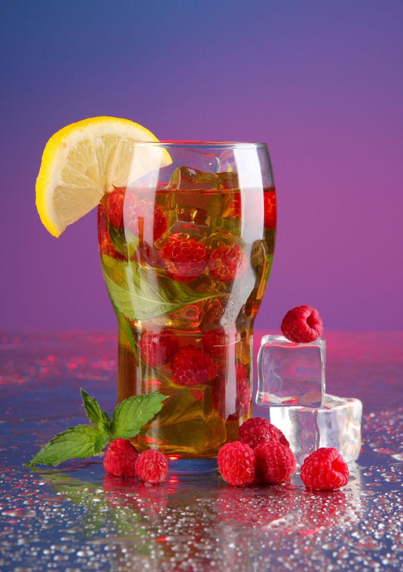 KhloeStonemwv's tweet photo. Hoy preparamos un refrescante agua de frambuesa en 5 minutos! Mezclamos 200ml de agua fría, 1 cucharada de miel y 100g de frambuesas machacadas, listo para tomar.， https://t.co/0eqaYjuZEi