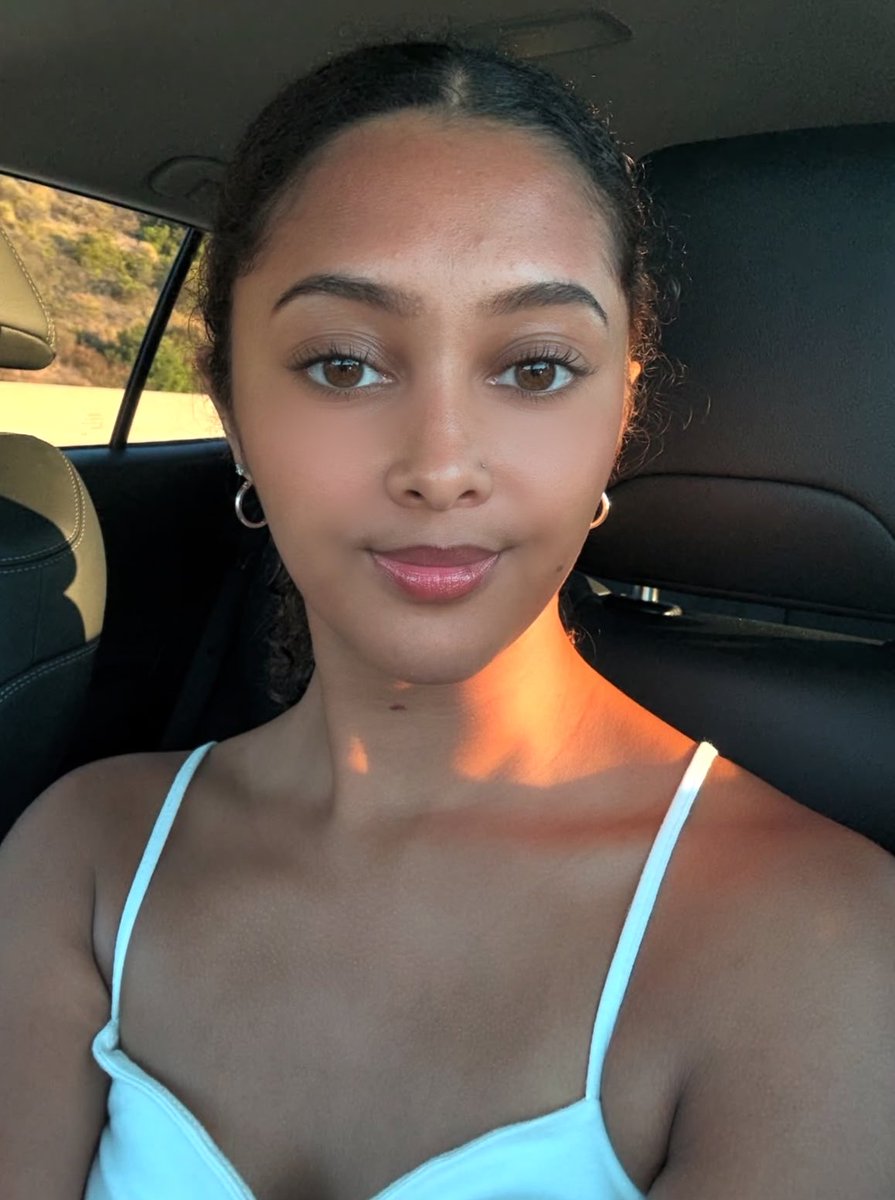 arbellaaaaaa's tweet photo. i’m meltinggg 🥺 well,  here’s to many more years of nothing but good vibes 🤍 I’m actually obsessed with these :~)) https://t.co/t8kY6gan32