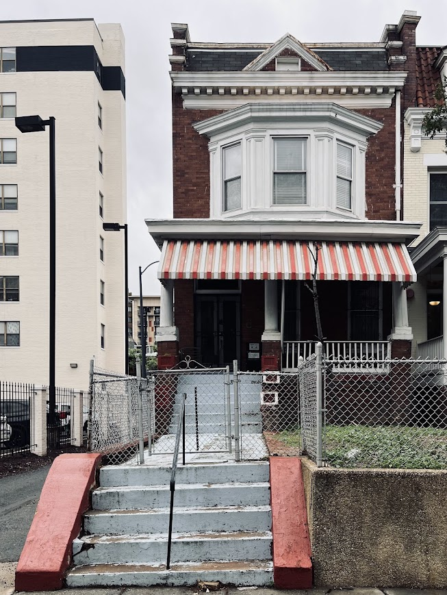 MttCarmichael's tweet photo. columbia heights https://t.co/8Gq76sqrBx