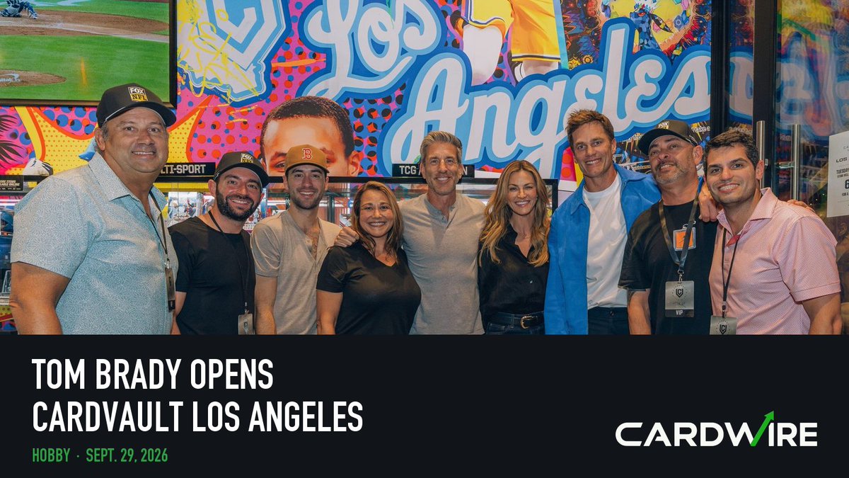 CardWire_'s tweet photo. Tom Brady opened @CardVaultTB  Los Angeles store at @WestfieldCC  on Tuesday night, ripping packs with @ErinAndrews, @Kev1nBurkhart and the heads of @Fanatics . https://t.co/4firDTwVRG