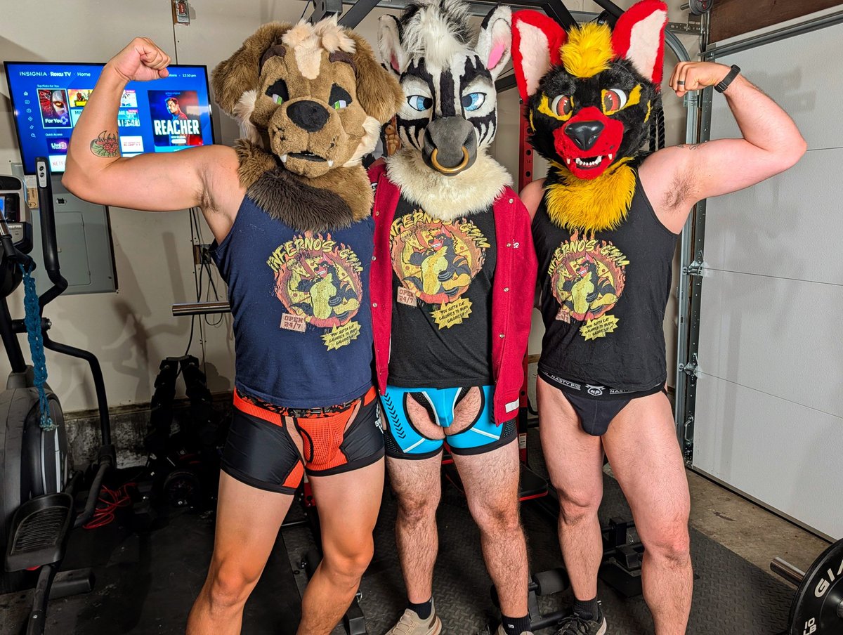 Labraderpy's tweet photo. Headed up to WPAFW! :D If you see me or my husband there, feel free to say hi and give hugs! https://t.co/6m7pkohl8K